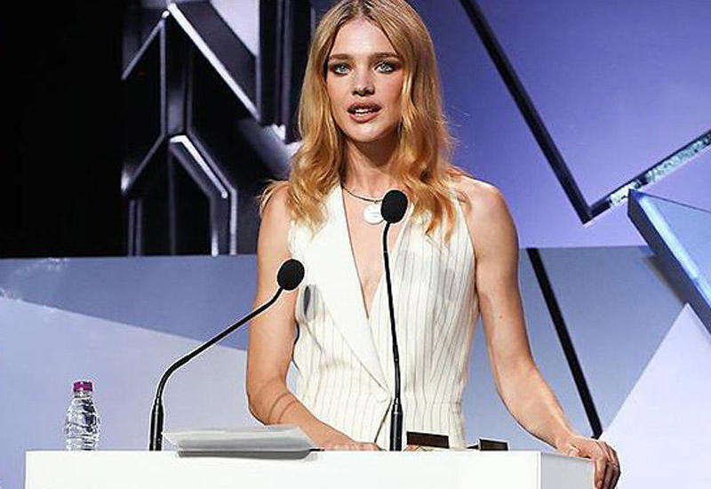 "14 yaşımdan dərdindən divanəyəm"