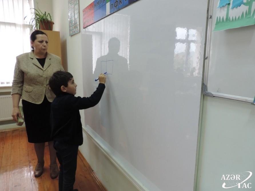 Азербайджанский вундеркинд в 6 лет научился делать вычисления быстрее калькулятора