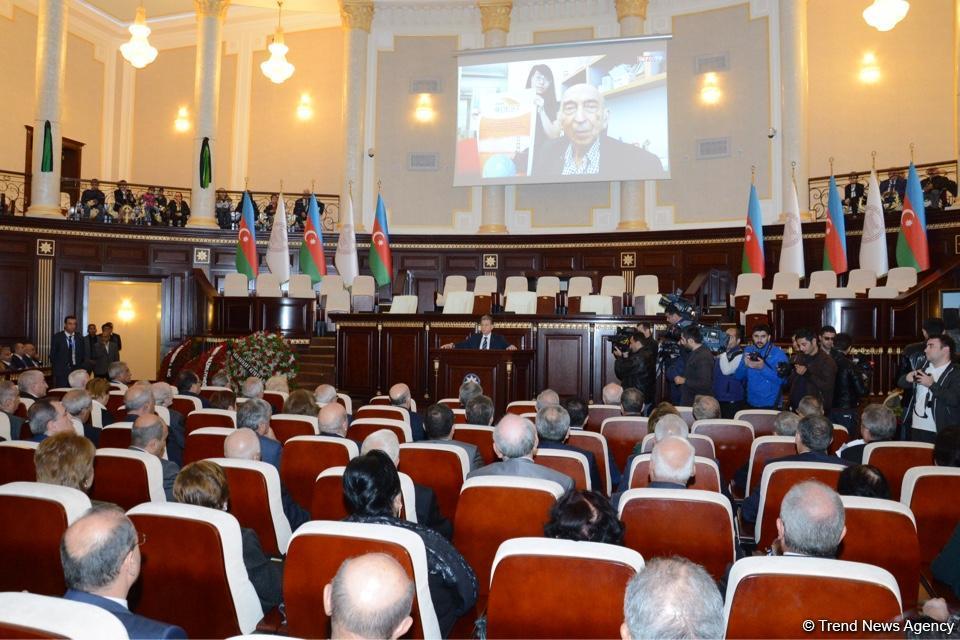 В Баку попрощались с Лютфи Заде