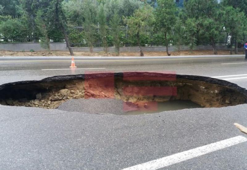 В Баку просела еще одна дорога
