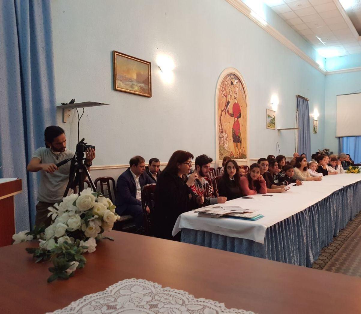 В Баку отметили день рождения Сергея Есенина