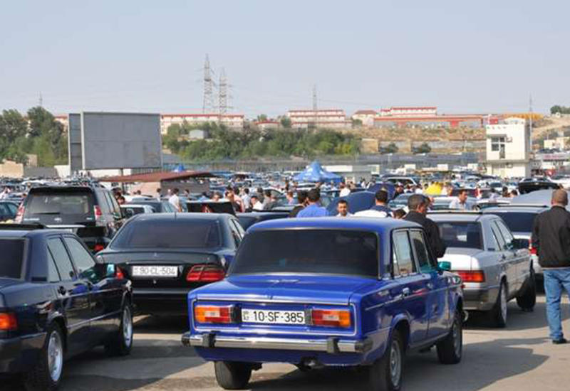 В Баку сильно подешевели автомобили