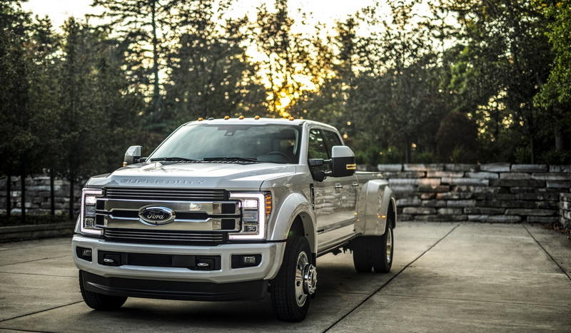 Ford сделал свои самые большие пикапы вызывающе роскошными