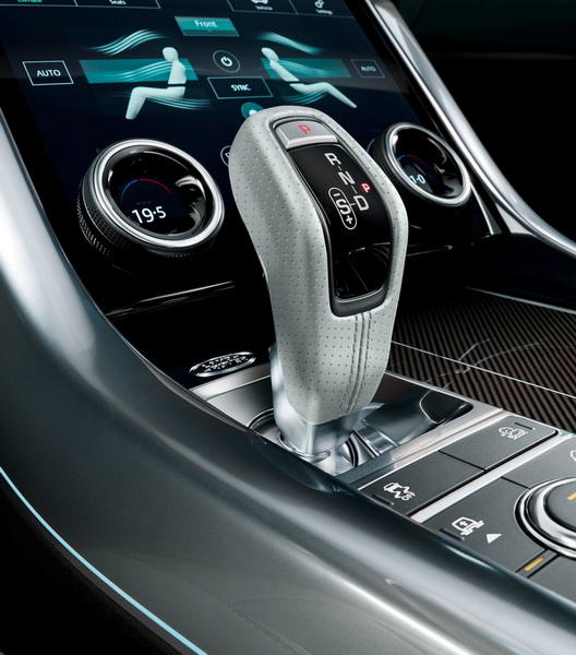 Обновленный Range Rover Sport: гибрид и более мощный SVR