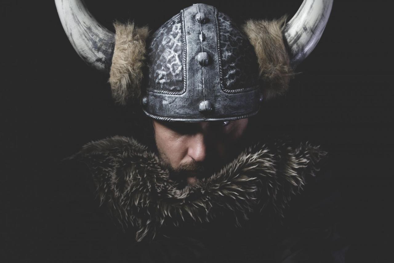 Vikinq məzarlarından “Allah” və “Əli” yazıları çıxdı