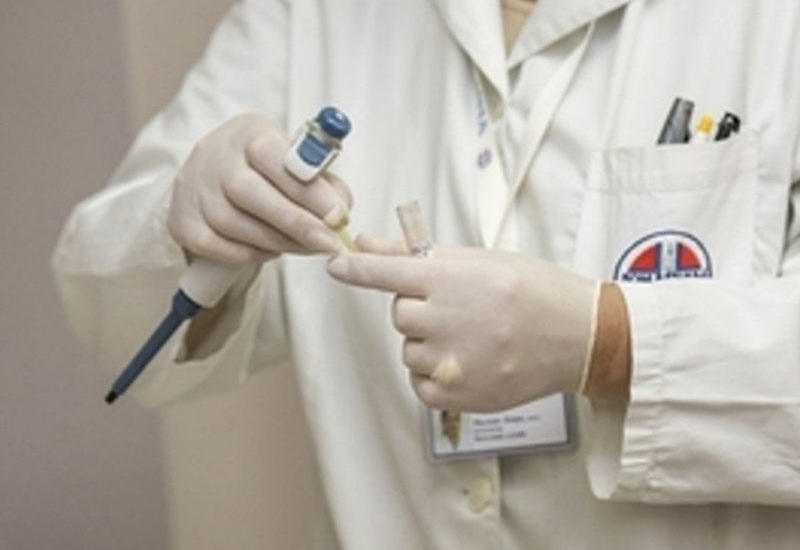 Yeni elastik yapışdırıcı ilə yaranı 60 saniyə ərzində bağlamaq mümkündür