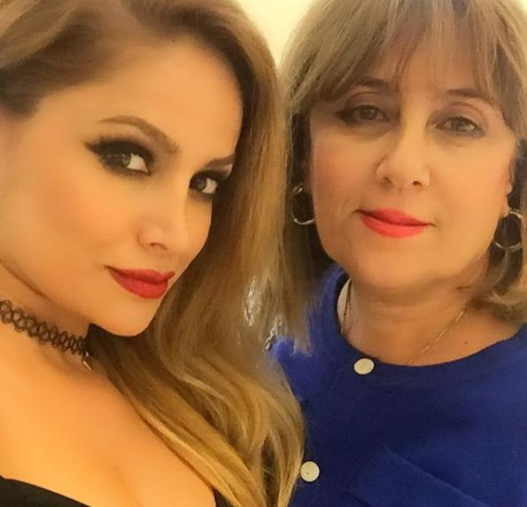 Nigar Camal sərgidə