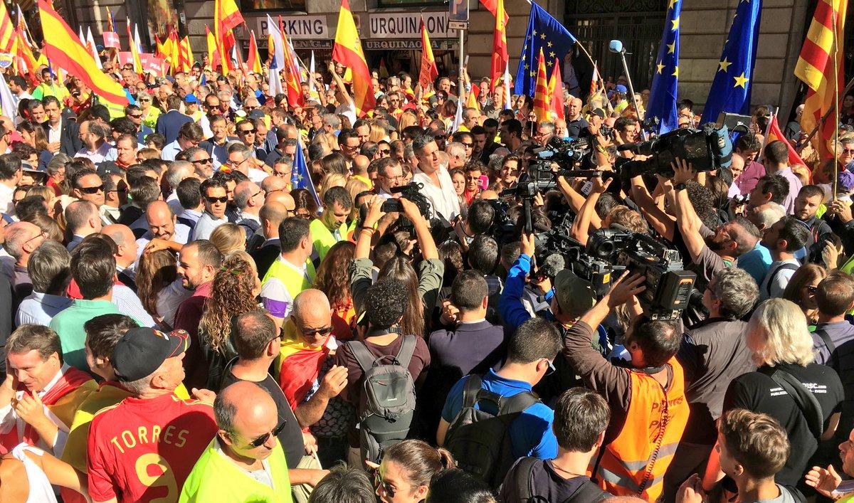 950 тысяч человек вышли на митинг в защиту единства Испании в Барселоне