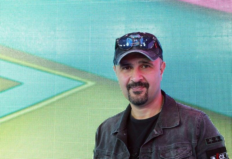 İlqar Xəyal buna görə efirlərə çıxmırmış