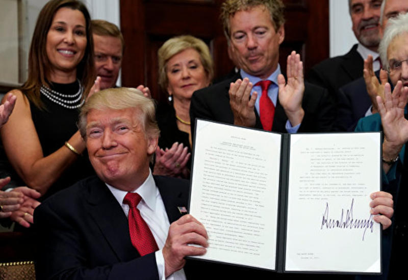 Трамп подписал указ, который сворачивает Obamacare