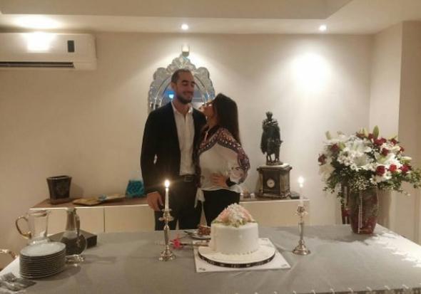 Tanınmış aktrisanın qızı nişanlandı