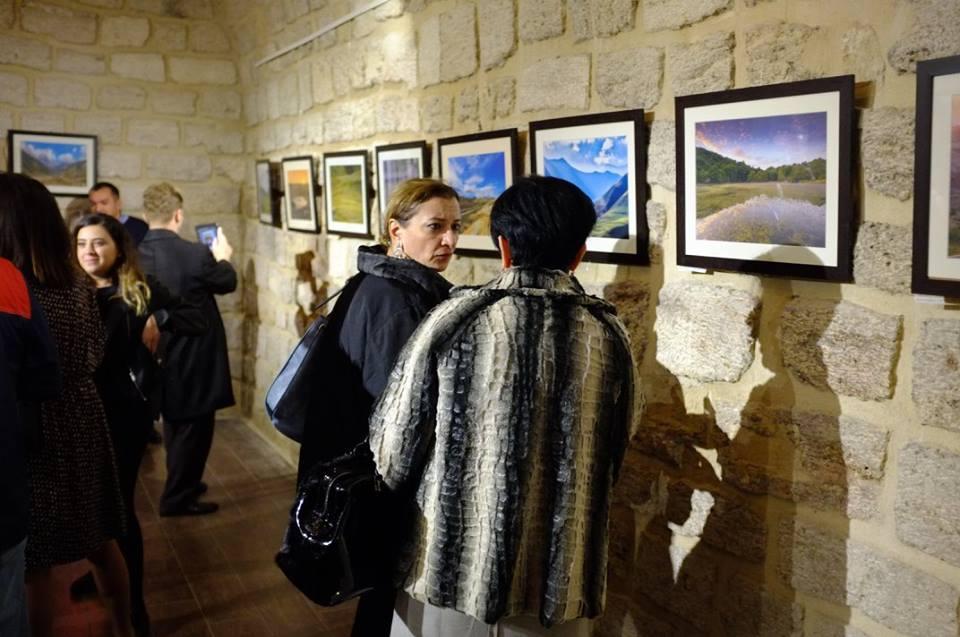 В Баку открылась фотовыставка "Исследуй Азербайджан"