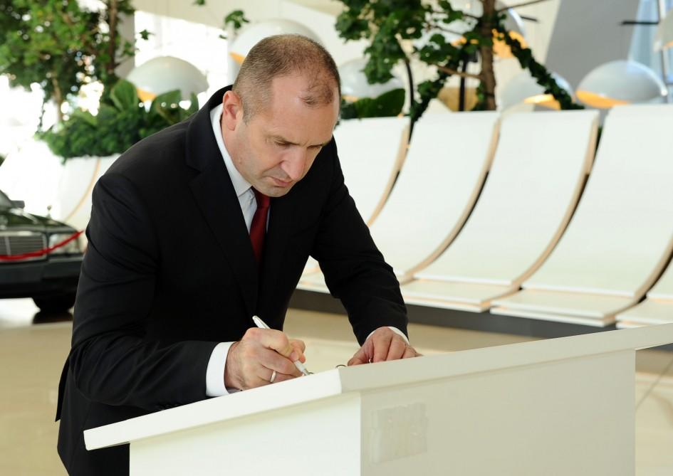 Президент Болгарии и его супруга побывали в Центре Гейдара Алиева