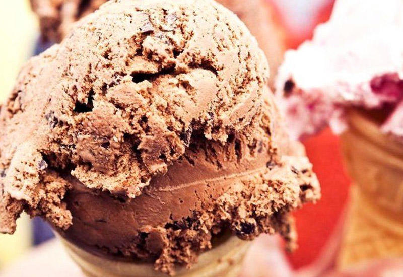 Tibbi miflər: soyuqdəymə zamanı dondurma yemək olmaz?