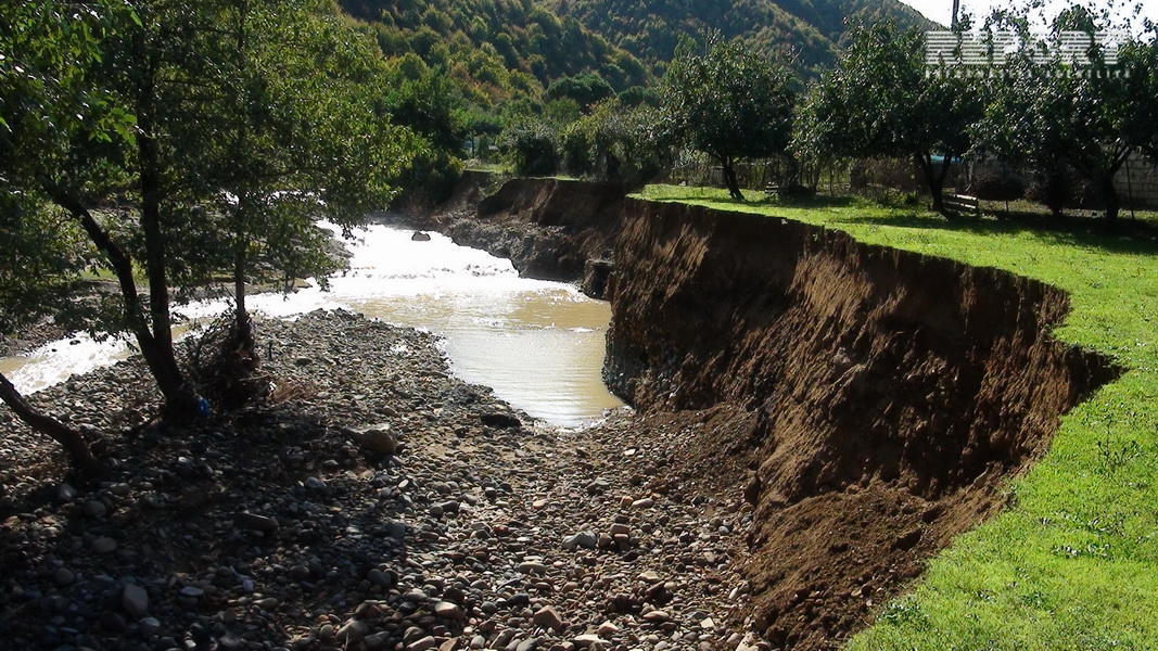 Masallının bu kəndində evlər təhlükədədir