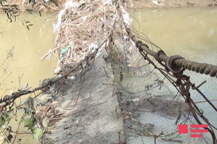 Sel Astarada üç körpünü dagıdıb