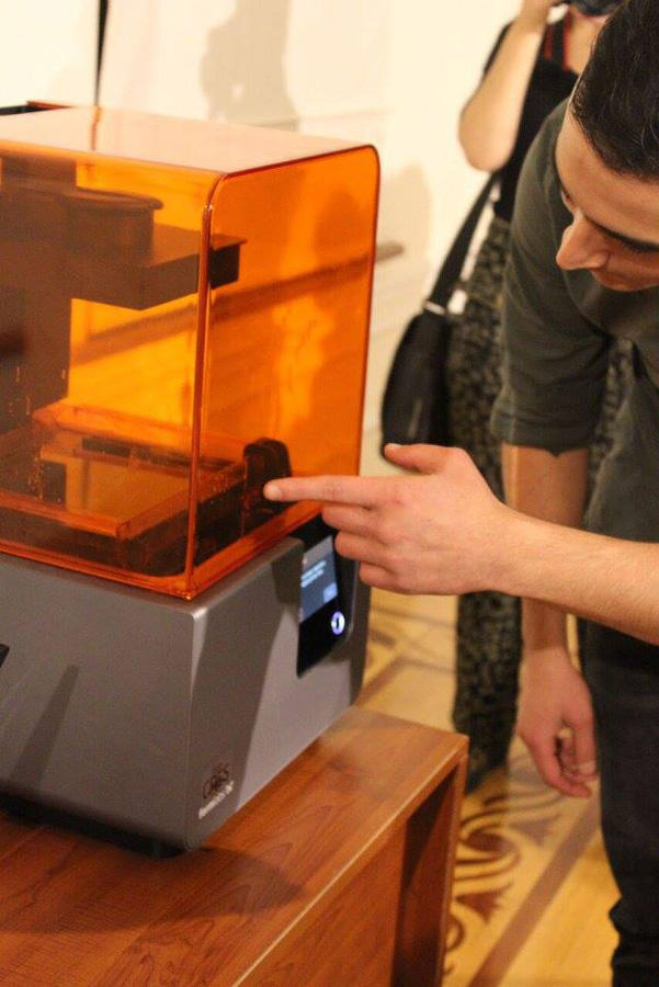 Картины азербайджанских художников в 3D ювелирных изделиях