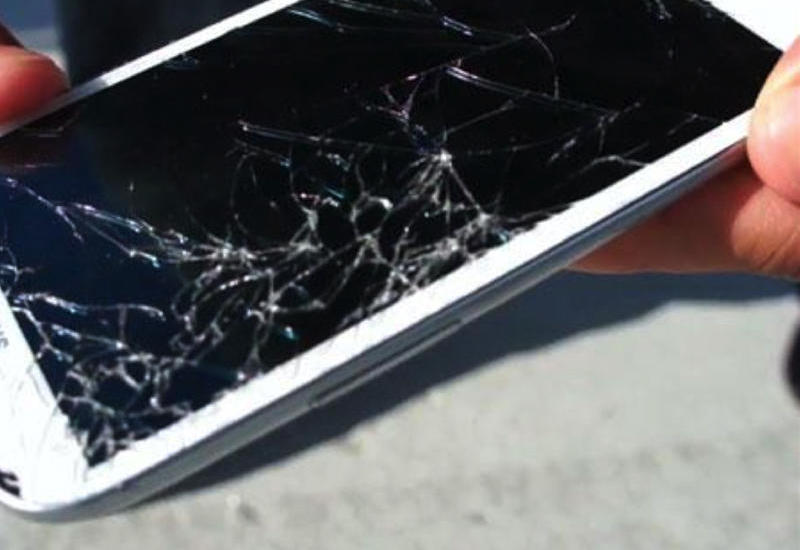 Smartfonların sınmasının 5 mühüm səbəbi BUNLARDIR