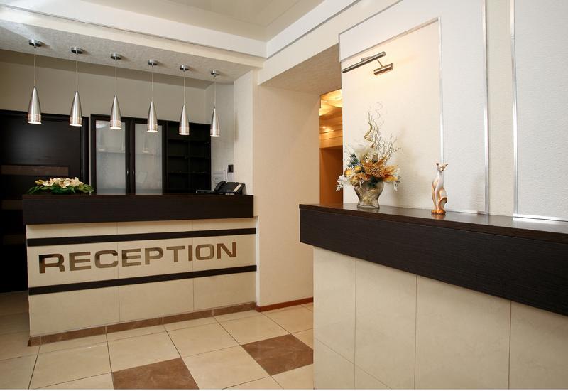 Отели не имеют права требовать у клиентов свидетельство о браке