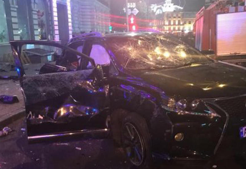 Момент смертельного ДТП с Lexus в Харькове: 20-летняя девушка убила 5 человек