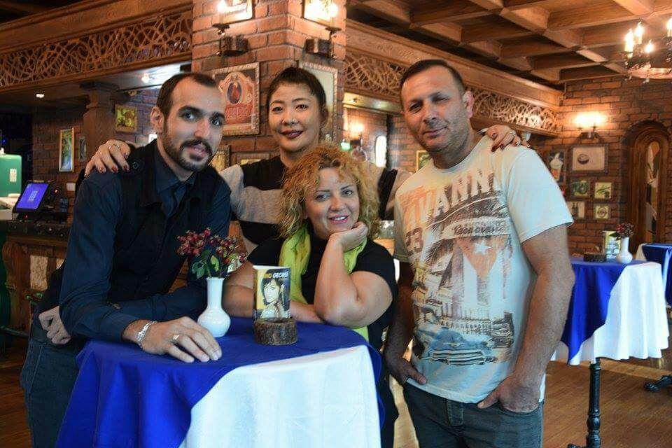 В Баку прошел флешмоб индийских танцев