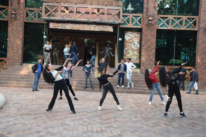 В Баку прошел флешмоб индийских танцев