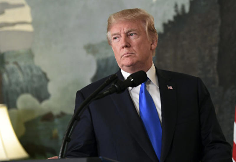 Трамп утверждает, что Facebook поддерживал на выборах Клинтон
