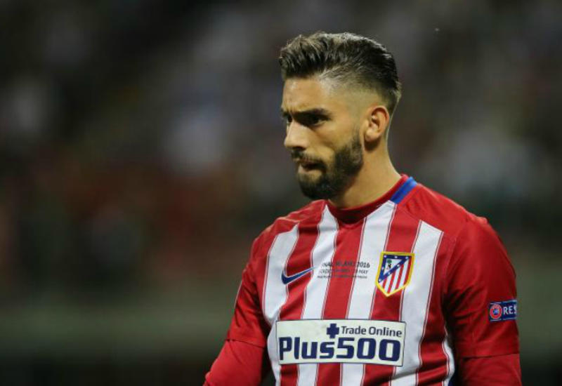 Футболист "Атлетико" наказан за поступок на игре с "Карабахом"