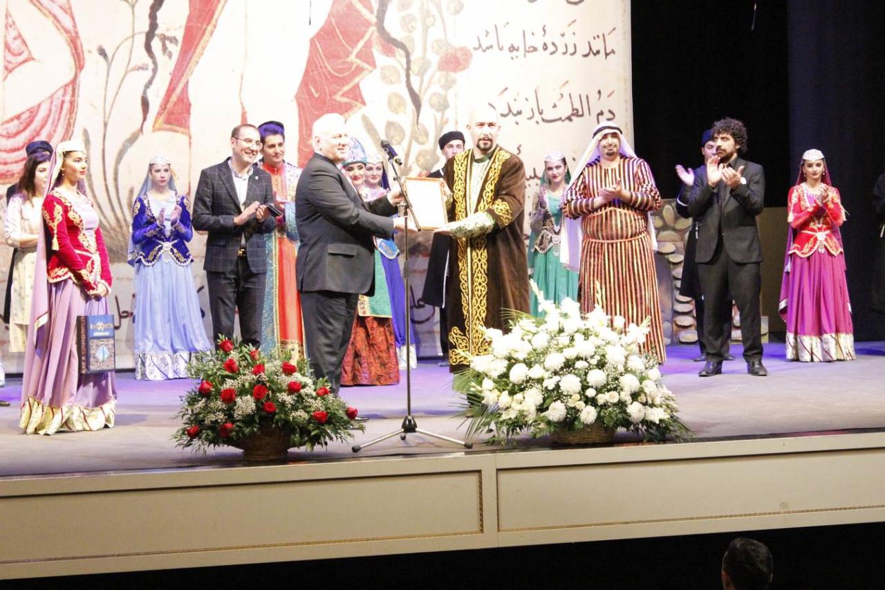 Musiqili Teatrda iranlı aktyorun “999-cu gecə”si