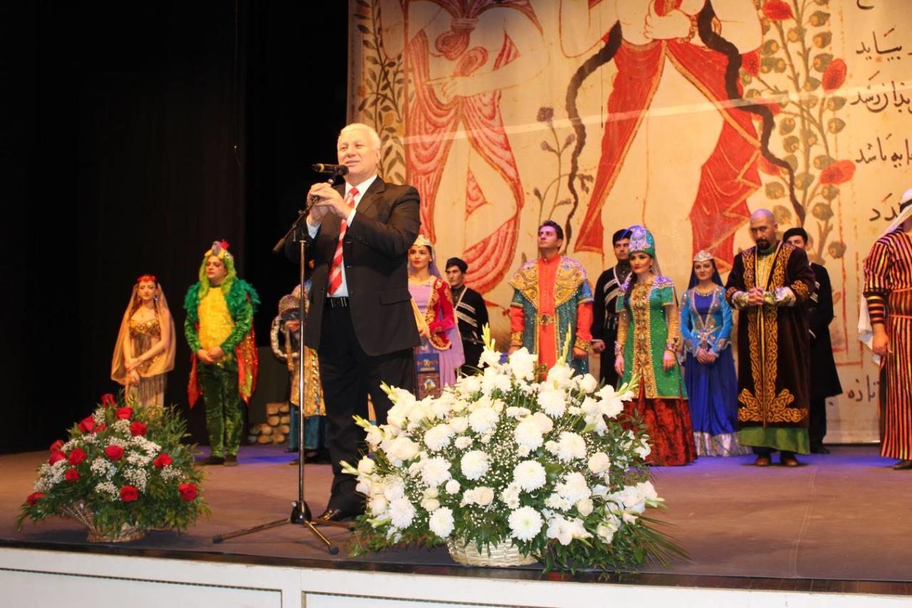 Musiqili Teatrda iranlı aktyorun “999-cu gecə”si