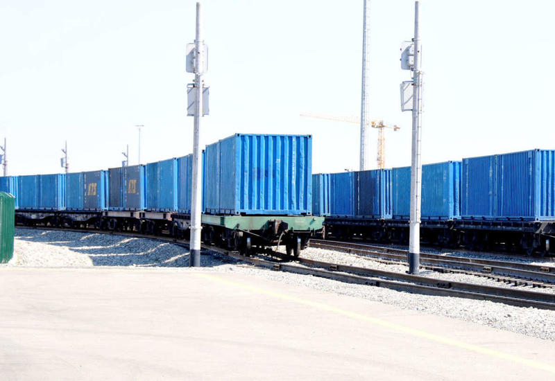 Bakı-Tbilisi-Qars dəmir yolu ilə ilk qatar yola salındı