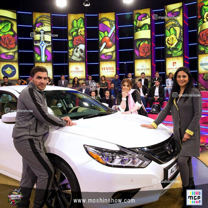 Maşın ətrafında gərgin gecə