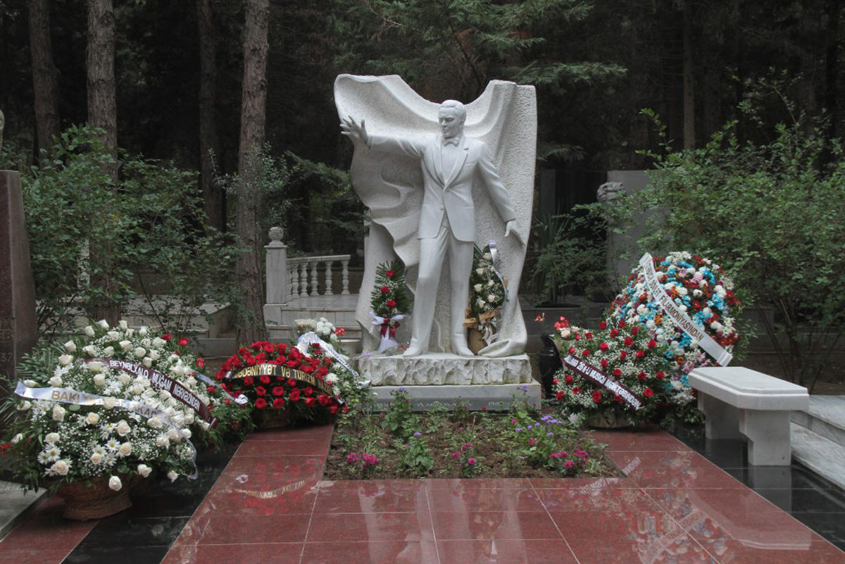 В Баку почтили память Муслима Магомаева
