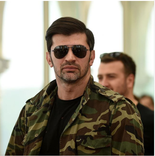 Yaraşığı və geyimi ilə instaqramın ulduzuna çevrilən Tibilisi meri