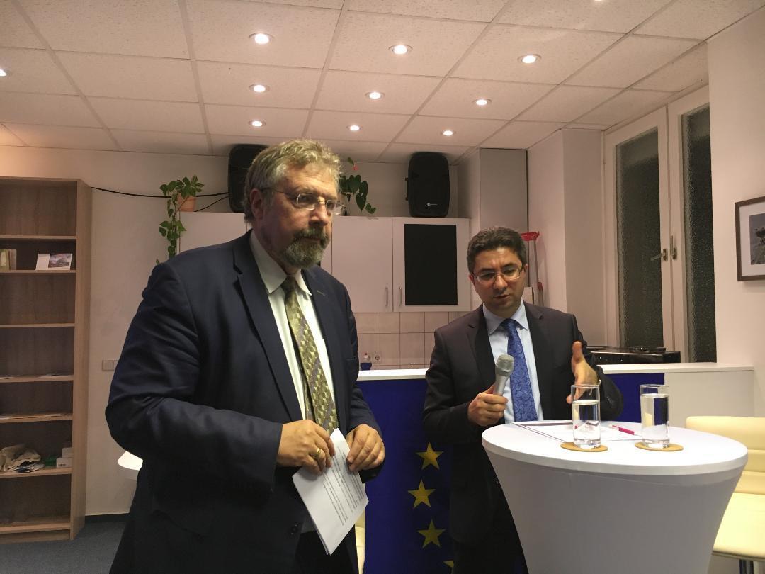 Alman deputat: Azərbaycan inkişaf edən Avropa ölkəsidir