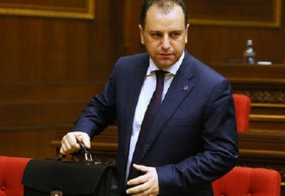 Министра обороны Армении опозорили в соцсетях, рассказав о нем правду