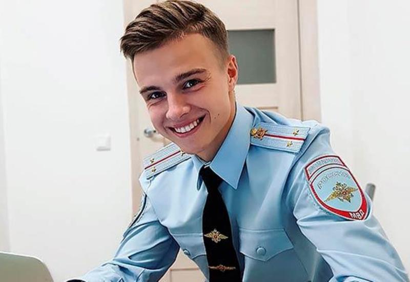 Qadınların arzuladığı 23 yaşlı polis...