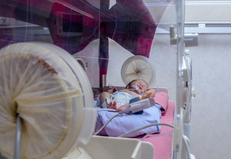 Pediatriya İnstitutunda yeni doğulmuş körpə ölüb