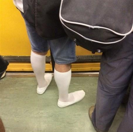 Hər kəs metrodakı bu qadınlardan danışır