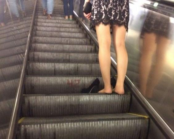 Hər kəs metrodakı bu qadınlardan danışır
