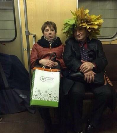 Hər kəs metrodakı bu qadınlardan danışır