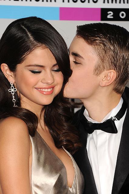 Selena sevgilisinə Castinlə xəyanət edir?