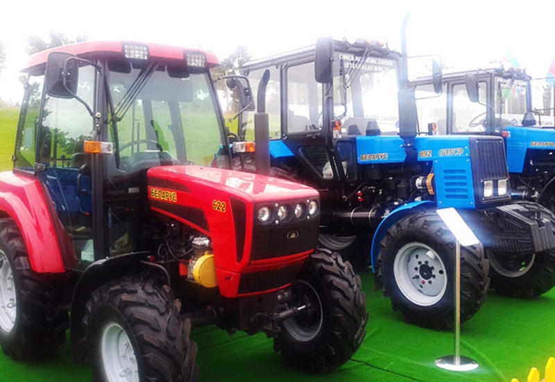Azərbaycan Qusarda traktor yığacaq