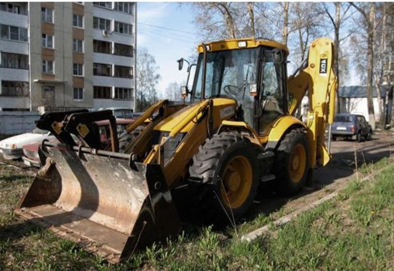 В Москве неизвестный угнал экскаватор