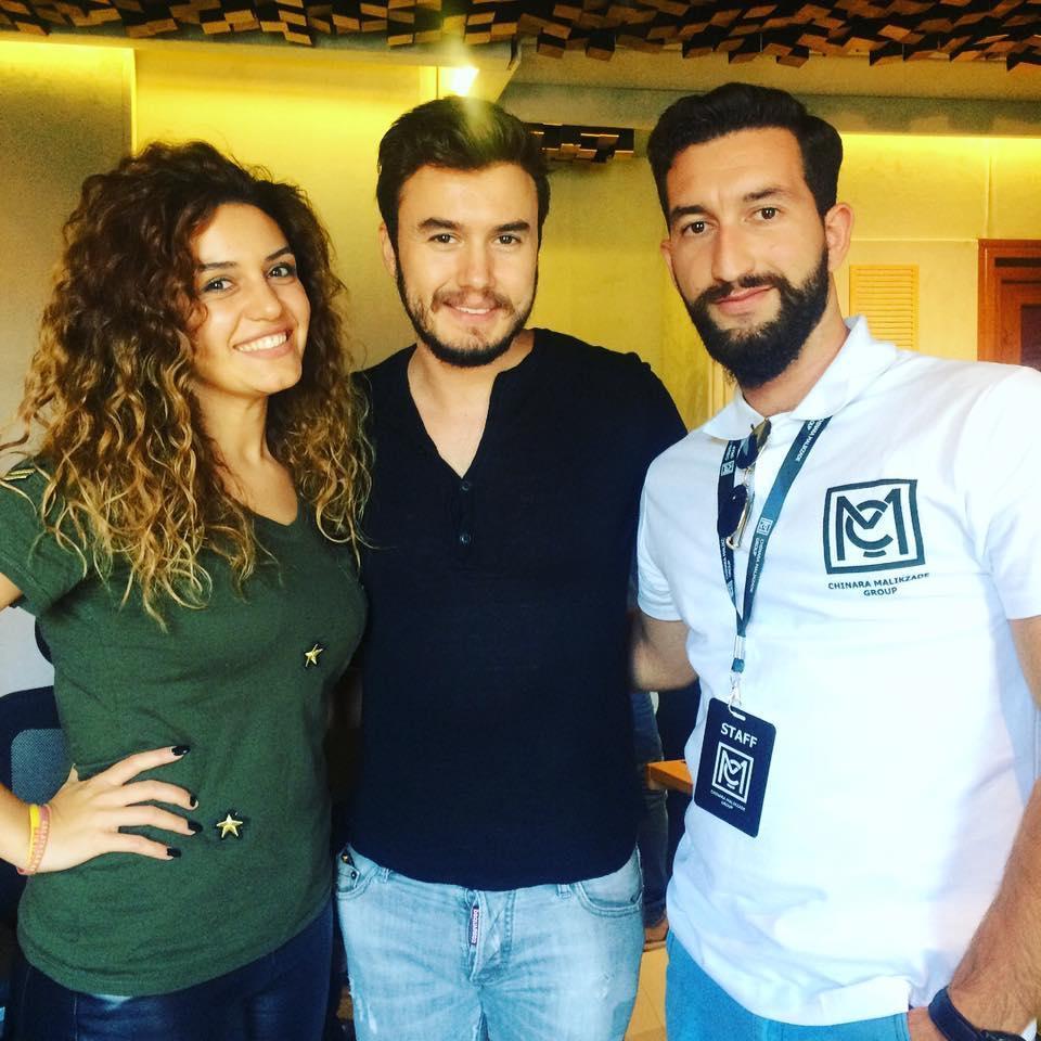 Çinarə Məlikzadə Mustafa Ceceli ilə duet oxudu