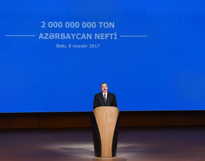 Президент Ильхам Алиев принял участие в торжественной церемонии, посвященной добыче двухмиллиардной тонны нефти в Азербайджане