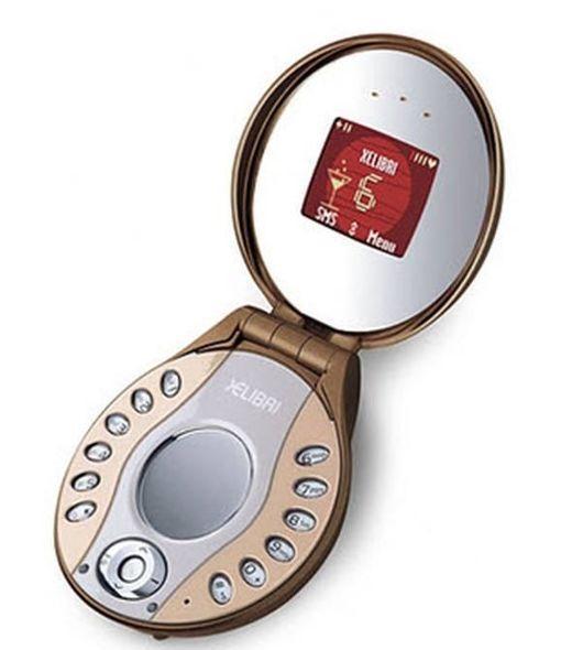 Qeyri-adi dizaynlı telefonlar