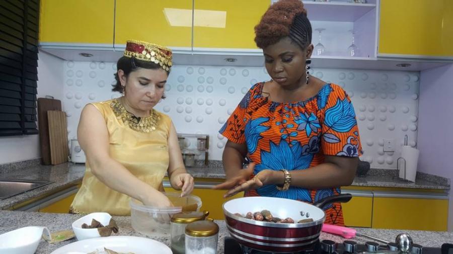 Nigeriyanın STV kanalında Azərbaycan dolması bişirildi