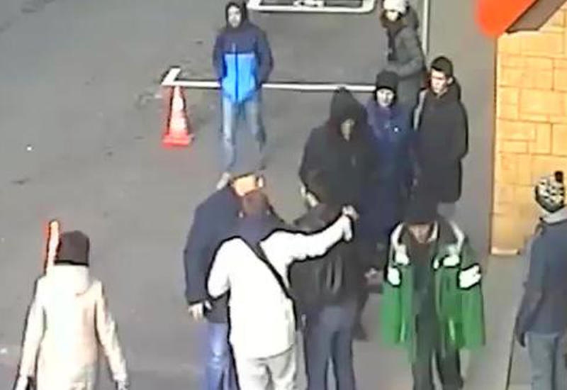 Студент отдал в очереди за iPhone X $1600, в итоге остался без телефона и денег