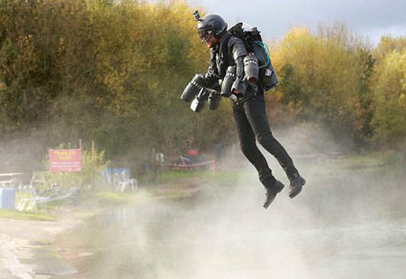 Британец создал летающий костюм Железного Человека